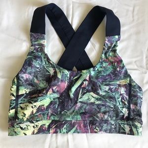 Lululemon sports bra
